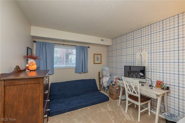 27069 Oakwood Circle 117W, Olmsted Twp, OH 44138