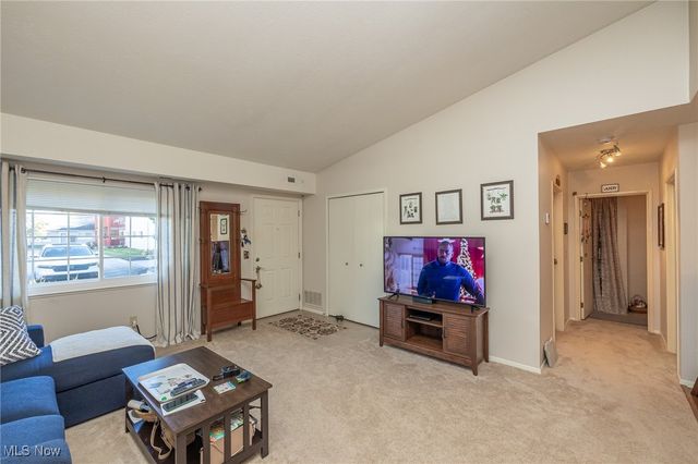 27069 Oakwood Circle 117W, Olmsted Twp, OH 44138