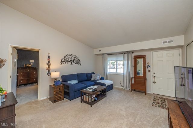 27069 Oakwood Circle 117W, Olmsted Twp, OH 44138