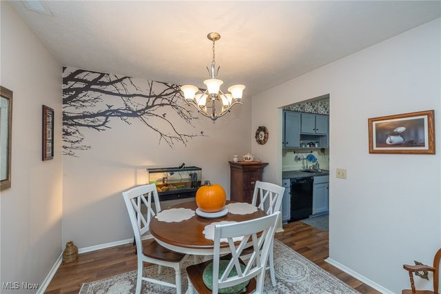 27069 Oakwood Circle 117W, Olmsted Twp, OH 44138