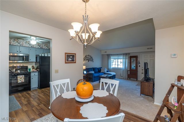 27069 Oakwood Circle 117W, Olmsted Twp, OH 44138