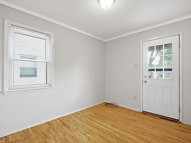29850 John J Street, Roseville, MI 48066