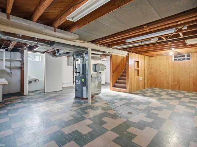 29850 John J Street, Roseville, MI 48066