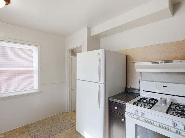 29850 John J Street, Roseville, MI 48066