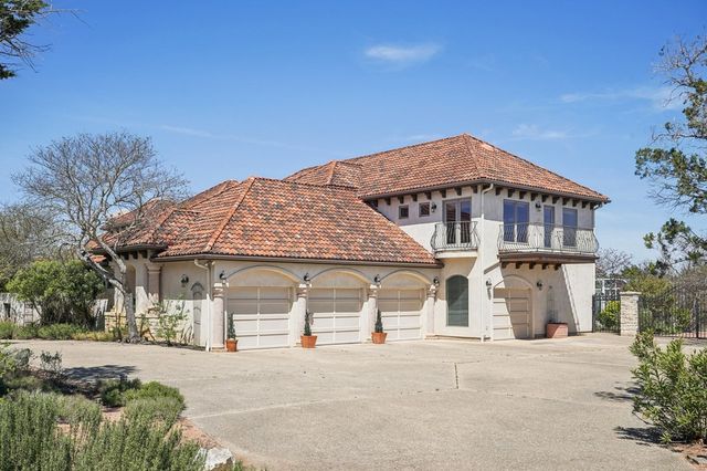 2121 Landmark Lane, Kerrville, TX 78028