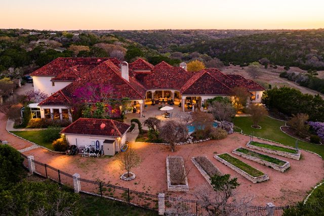 2121 Landmark Lane, Kerrville, TX 78028