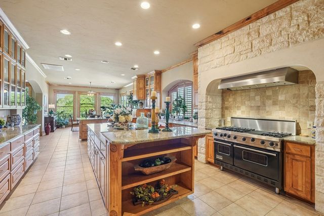 2121 Landmark Lane, Kerrville, TX 78028