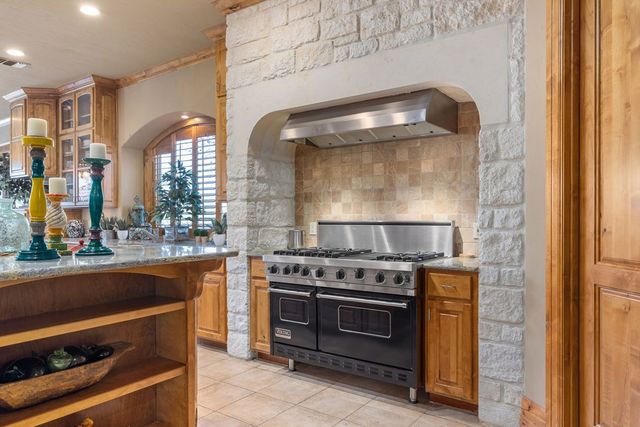 2121 Landmark Lane, Kerrville, TX 78028