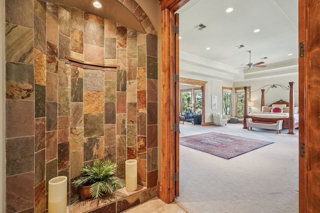 2121 Landmark Lane, Kerrville, TX 78028