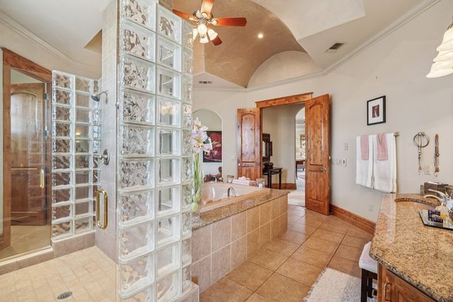 2121 Landmark Lane, Kerrville, TX 78028