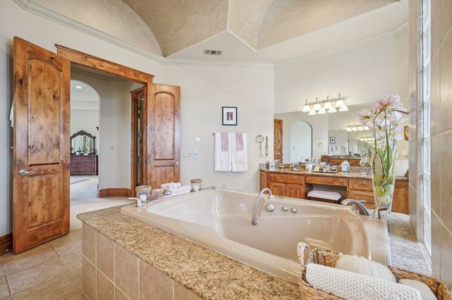 2121 Landmark Lane, Kerrville, TX 78028