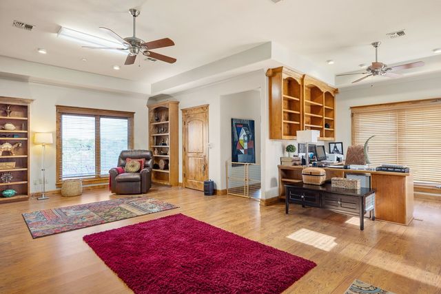 2121 Landmark Lane, Kerrville, TX 78028