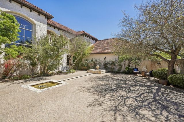 2121 Landmark Lane, Kerrville, TX 78028