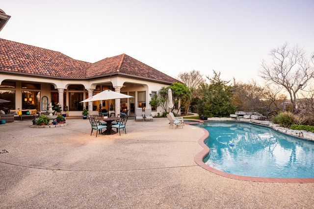 2121 Landmark Lane, Kerrville, TX 78028