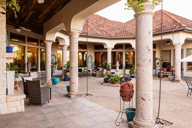 2121 Landmark Lane, Kerrville, TX 78028