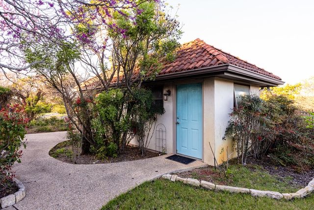 2121 Landmark Lane, Kerrville, TX 78028