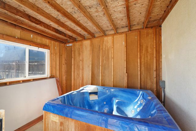 4032 Comanche Road NE, Albuquerque, NM 87110