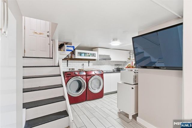 32 Elmwood Terrace, Irvington, NJ 07111