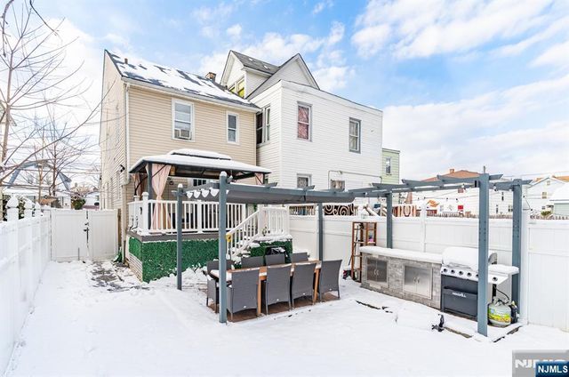 32 Elmwood Terrace, Irvington, NJ 07111