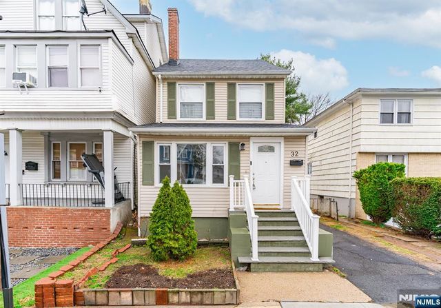 32 Elmwood Terrace, Irvington, NJ 07111