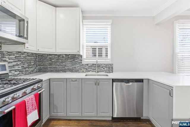 32 Elmwood Terrace, Irvington, NJ 07111