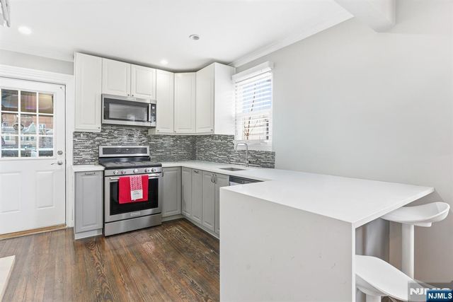 32 Elmwood Terrace, Irvington, NJ 07111