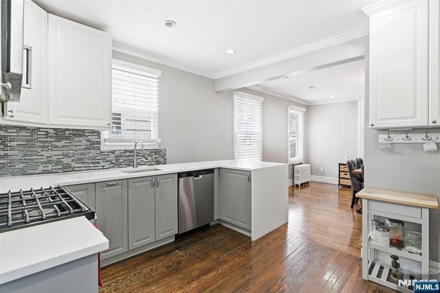 32 Elmwood Terrace, Irvington, NJ 07111