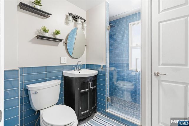 32 Elmwood Terrace, Irvington, NJ 07111