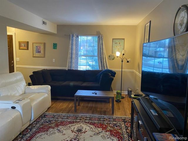 24404 Simmons Drive, Novi, MI 48374