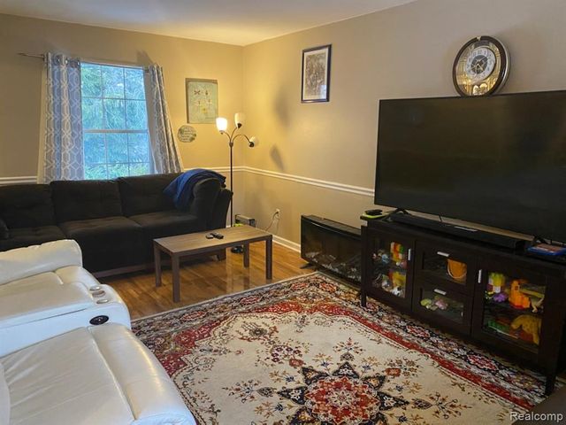 24404 Simmons Drive, Novi, MI 48374