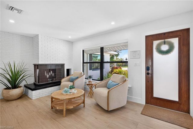 169 Ibis ST, Fort Myers Beach, FL 33931