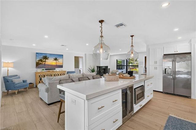 169 Ibis ST, Fort Myers Beach, FL 33931