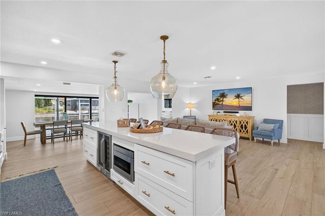 169 Ibis ST, Fort Myers Beach, FL 33931