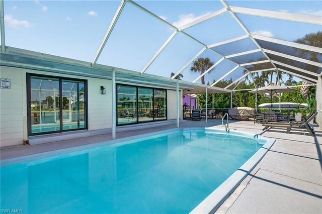 169 Ibis ST, Fort Myers Beach, FL 33931