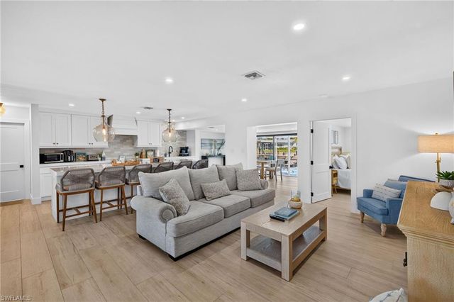 169 Ibis ST, Fort Myers Beach, FL 33931