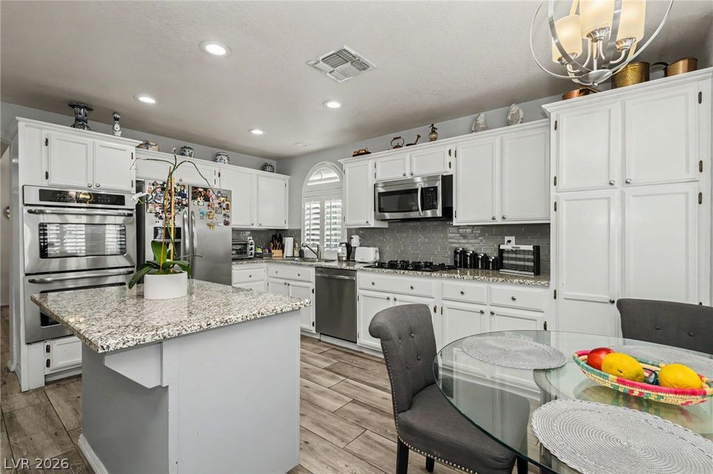 9824 Cactus View Avenue, Las Vegas, NV 89117 — exterior