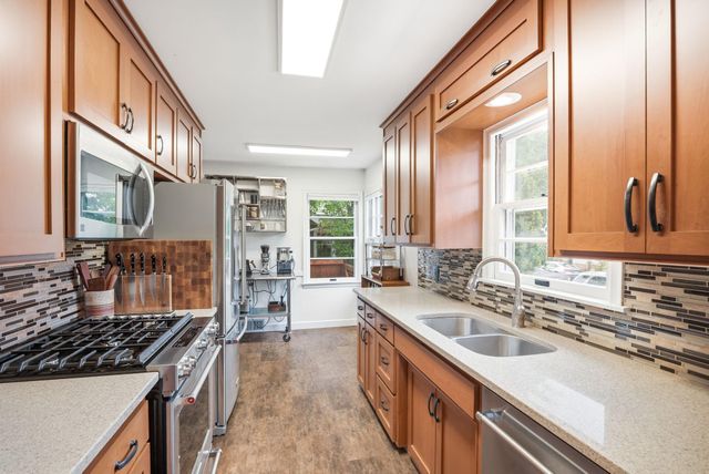 313 Vincent Avenue N, Minneapolis, MN 55405