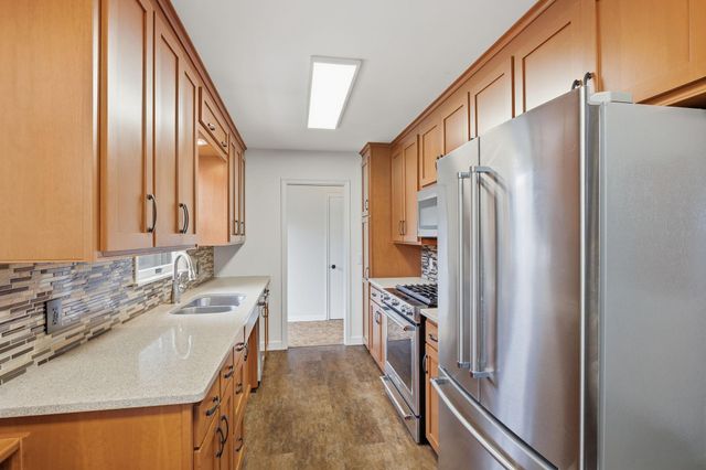 313 Vincent Avenue N, Minneapolis, MN 55405