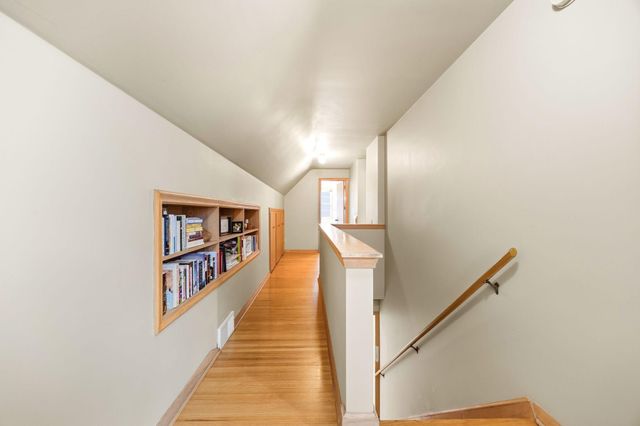313 Vincent Avenue N, Minneapolis, MN 55405