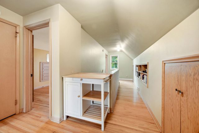 313 Vincent Avenue N, Minneapolis, MN 55405
