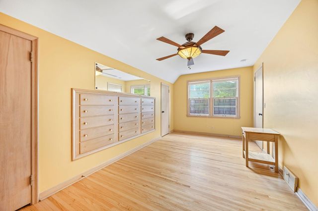 313 Vincent Avenue N, Minneapolis, MN 55405