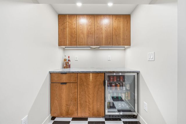 313 Vincent Avenue N, Minneapolis, MN 55405