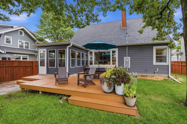 313 Vincent Avenue N, Minneapolis, MN 55405