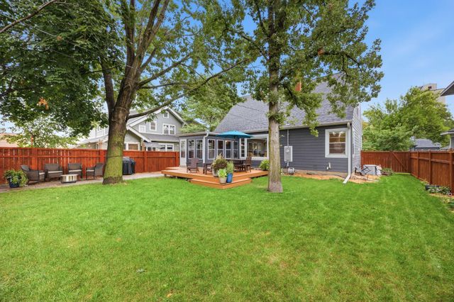 313 Vincent Avenue N, Minneapolis, MN 55405