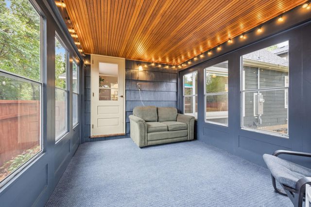 313 Vincent Avenue N, Minneapolis, MN 55405