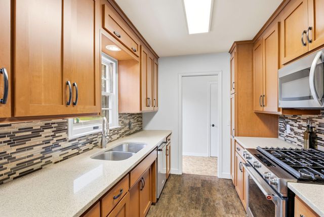 313 Vincent Avenue N, Minneapolis, MN 55405