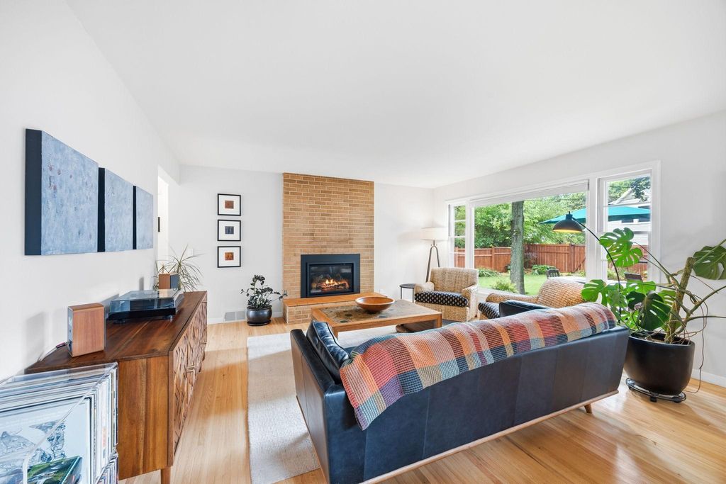 313 Vincent Avenue N, Minneapolis, MN 55405 — photo 4