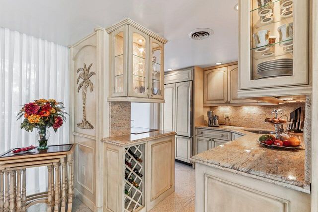 1213 S Ocean Boulevard 2-B, Delray Beach, FL 33483