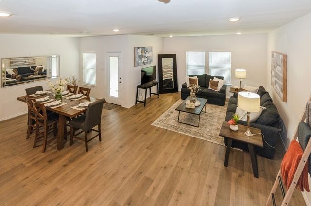 822 Amelia Court, Pilot Point, TX 76258