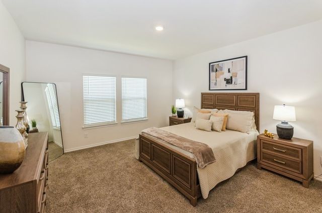 822 Amelia Court, Pilot Point, TX 76258